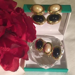 Vintage simulated Pearl/ Onyx earrings & Brooch 🦋